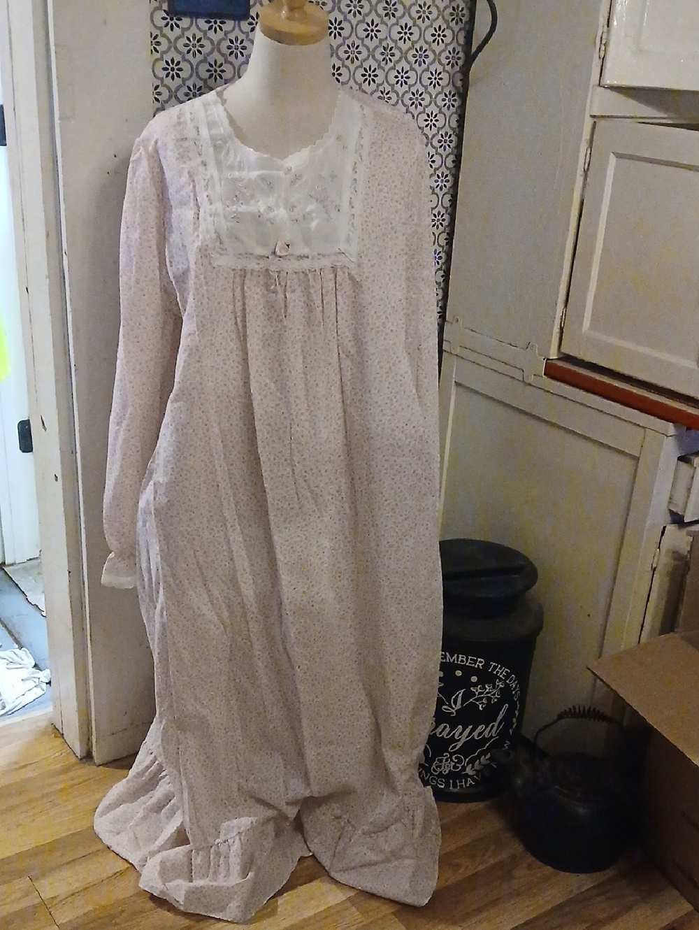 Vintage Pink & White Floral Long-Sleeve Nightgown by CAROLE